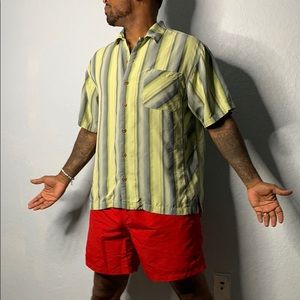 Tommy Bahama 💯 Silk Button Down 😎